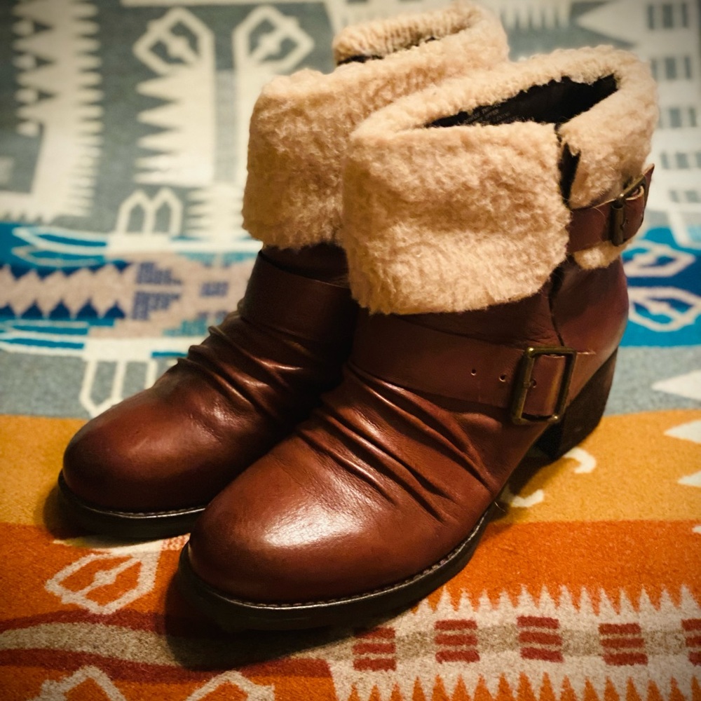 TARA M 🥾 Brown Leather Boots With Buckle In Size 8.5